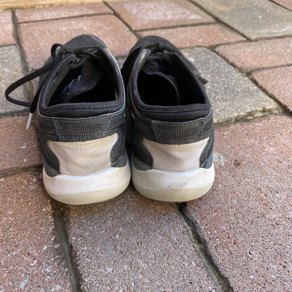 NIKE RUNNING SHOES - Picture 4 of 7